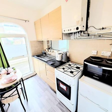 One Bedroom Apartment With A Terrace In Angel Londra Esterno foto