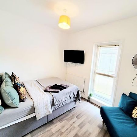 One Bedroom Apartment With A Terrace In Angel Londra Esterno foto