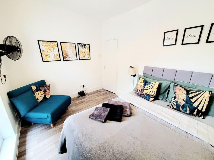 One Bedroom Apartment With A Terrace In Angel Londra Esterno foto