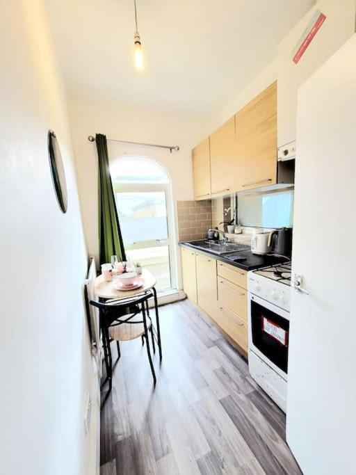 One Bedroom Apartment With A Terrace In Angel Londra Esterno foto
