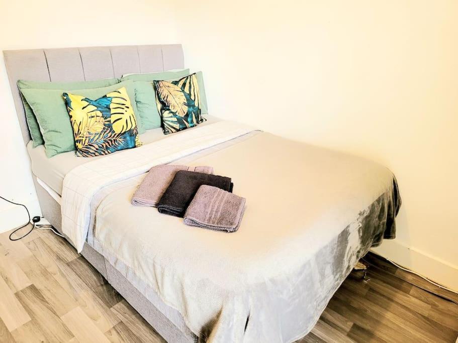 One Bedroom Apartment With A Terrace In Angel Londra Esterno foto