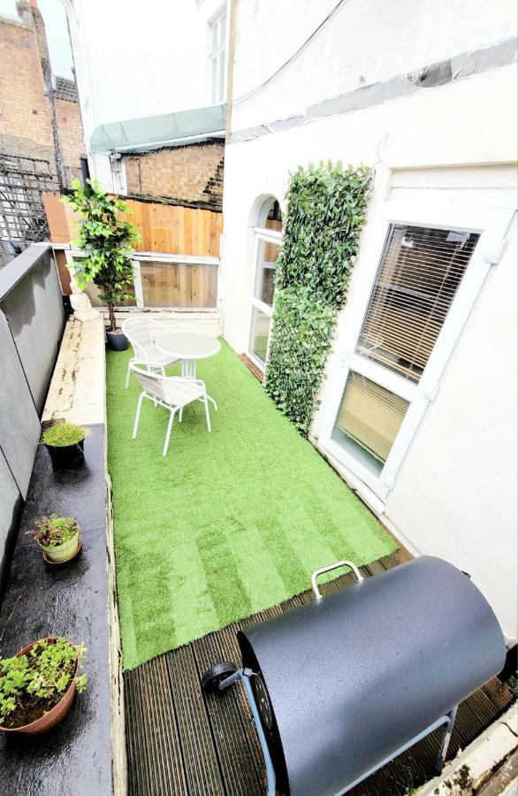 One Bedroom Apartment With A Terrace In Angel Londra Esterno foto