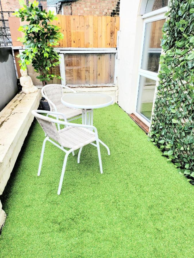 One Bedroom Apartment With A Terrace In Angel Londra Esterno foto